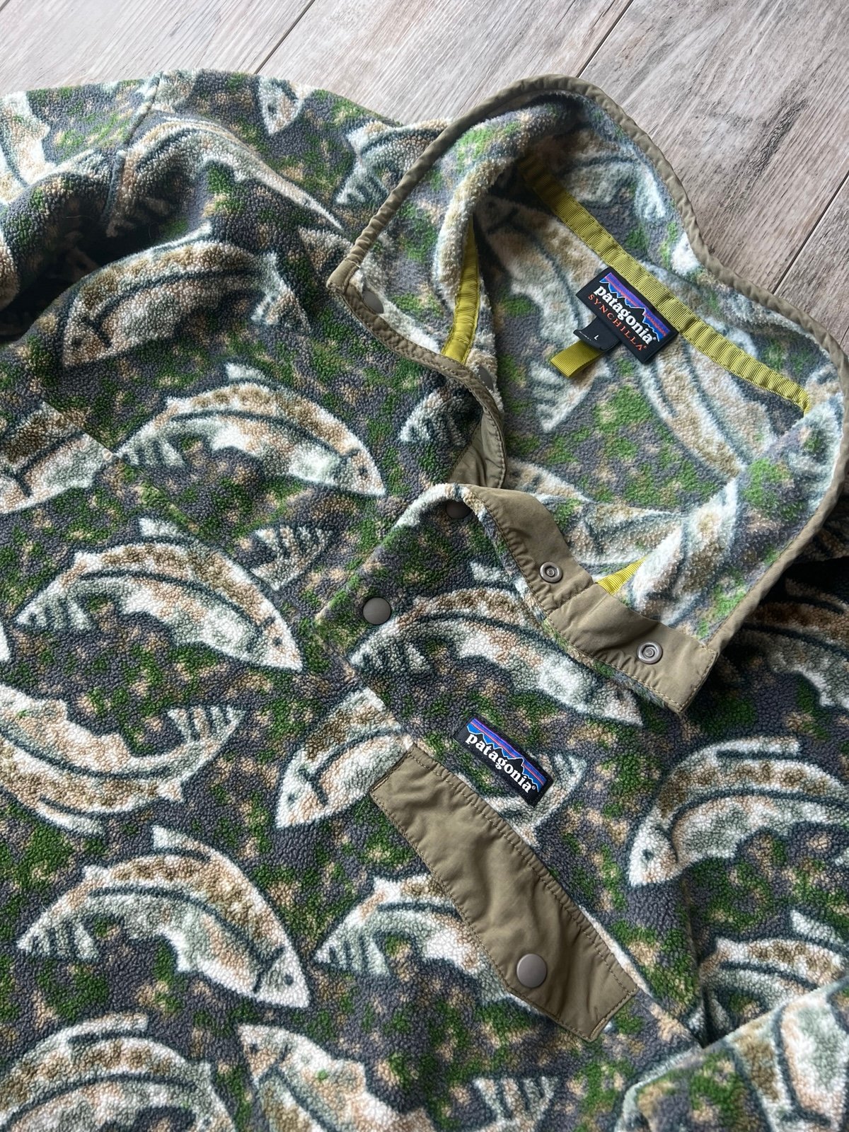 Patagonia Synchilla Snap-T Leaping Trout Fish Fleece Pullover Sweater - L