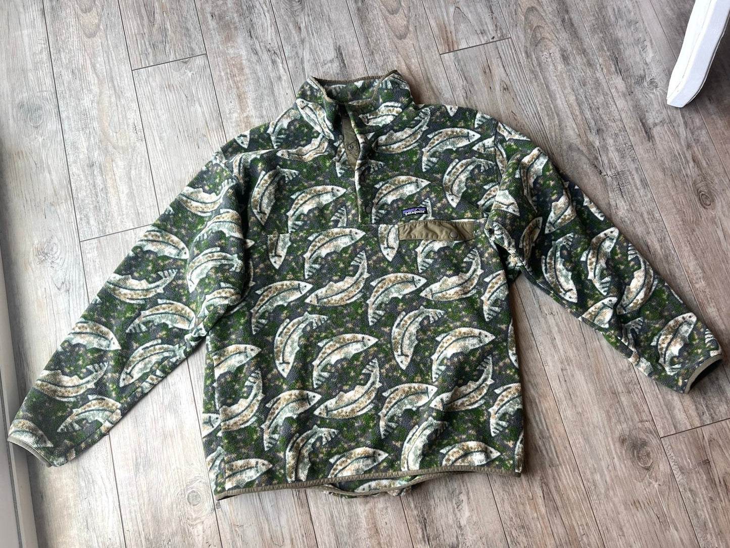Patagonia Synchilla Snap-T Leaping Trout Fish Fleece Pullover Sweater - L