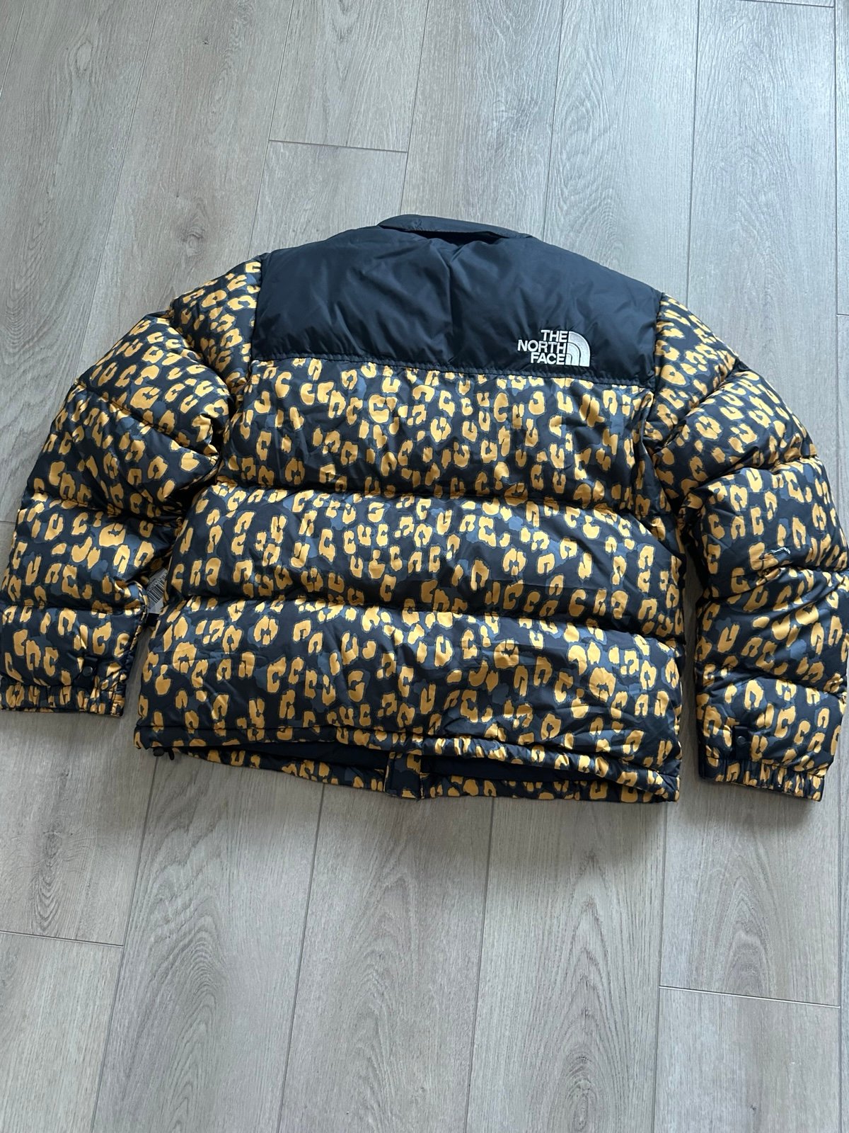 The north face 1996 nuptse arrowwood yellow leopard print puffer jacket sz L